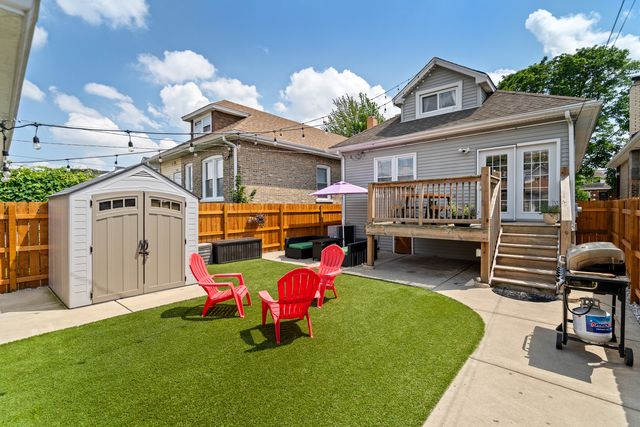 5532 W Roscoe Street, Chicago, IL 60641