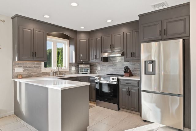 49 Pondview Lane, Bristol, CT 06010