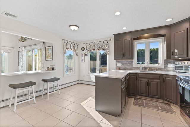 49 Pondview Lane, Bristol, CT 06010