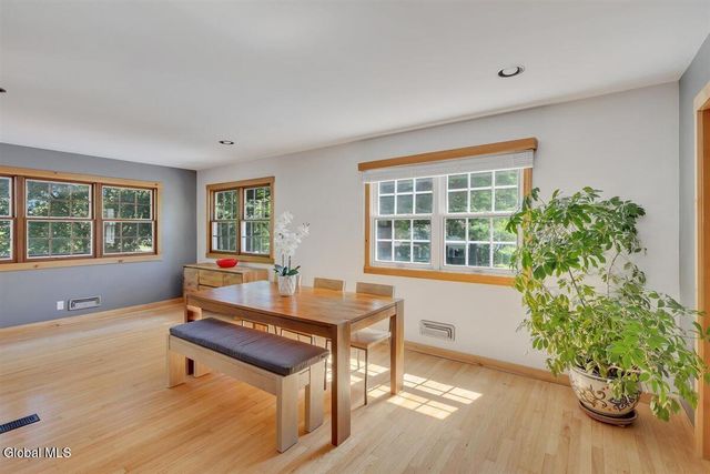 2307 Pine Ridge Road, Niskayuna, NY 12309