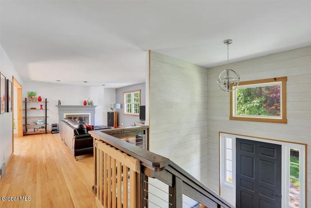 2307 Pine Ridge Road, Niskayuna, NY 12309