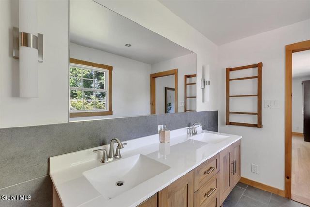 2307 Pine Ridge Road, Niskayuna, NY 12309