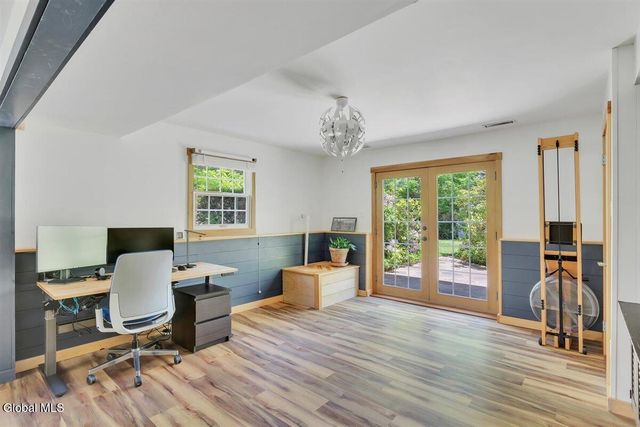 2307 Pine Ridge Road, Niskayuna, NY 12309