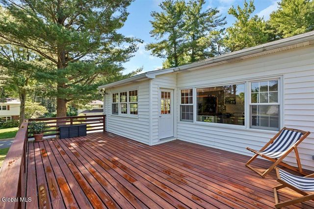2307 Pine Ridge Road, Niskayuna, NY 12309