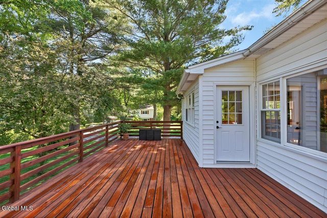 2307 Pine Ridge Road, Niskayuna, NY 12309