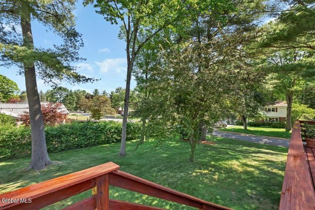 2307 Pine Ridge Road, Niskayuna, NY 12309