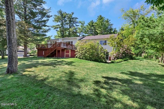 2307 Pine Ridge Road, Niskayuna, NY 12309