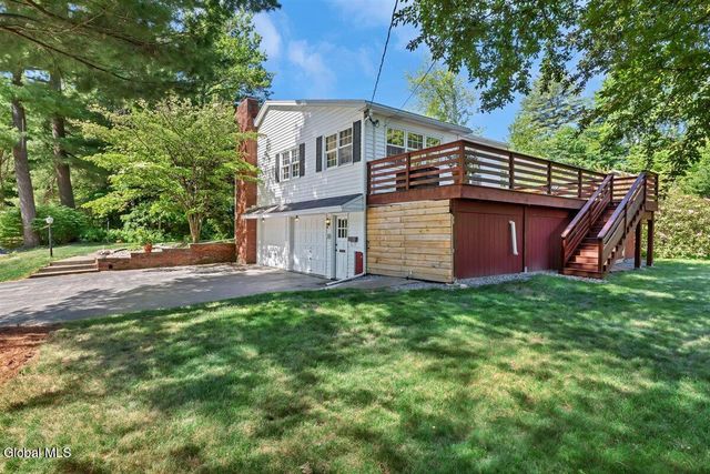 2307 Pine Ridge Road, Niskayuna, NY 12309