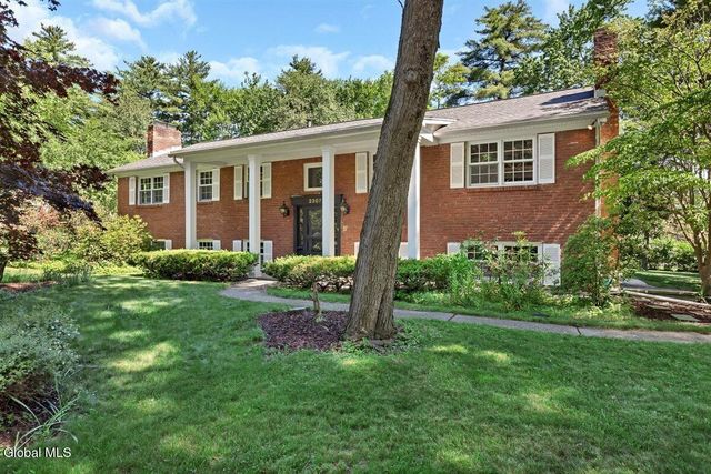 2307 Pine Ridge Road, Niskayuna, NY 12309