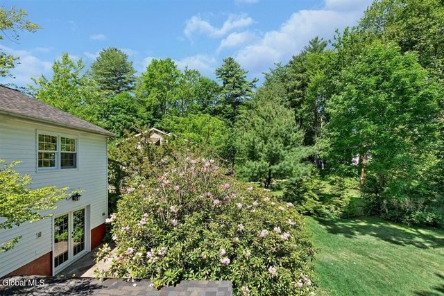 2307 Pine Ridge Road, Niskayuna, NY 12309