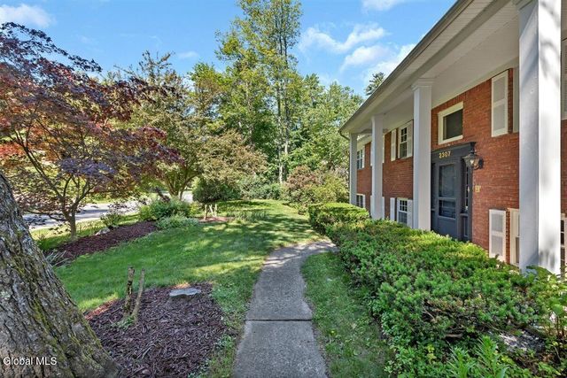 2307 Pine Ridge Road, Niskayuna, NY 12309