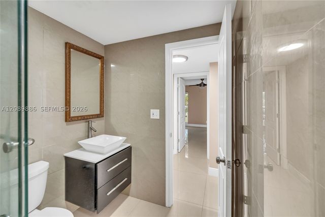 4848 NW 24th Ct 118, Lauderdale Lakes, FL 33313