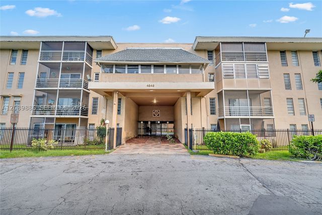 4848 NW 24th Ct 118, Lauderdale Lakes, FL 33313