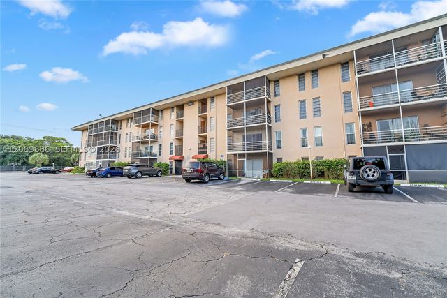 4848 NW 24th Ct 118, Lauderdale Lakes, FL 33313