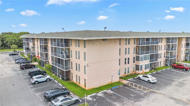 4848 NW 24th Ct 118, Lauderdale Lakes, FL 33313