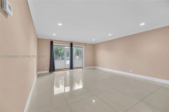 4848 NW 24th Ct 118, Lauderdale Lakes, FL 33313