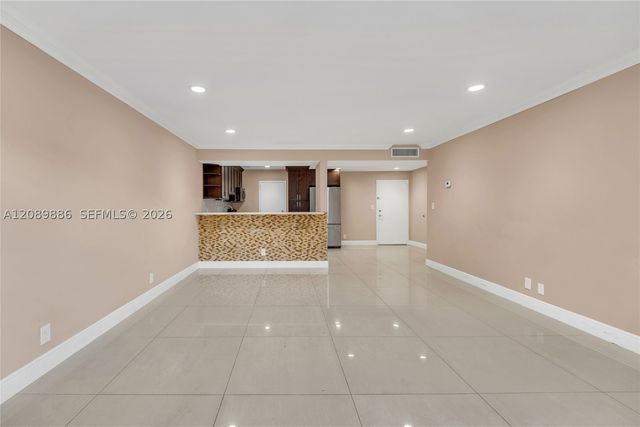 4848 NW 24th Ct 118, Lauderdale Lakes, FL 33313