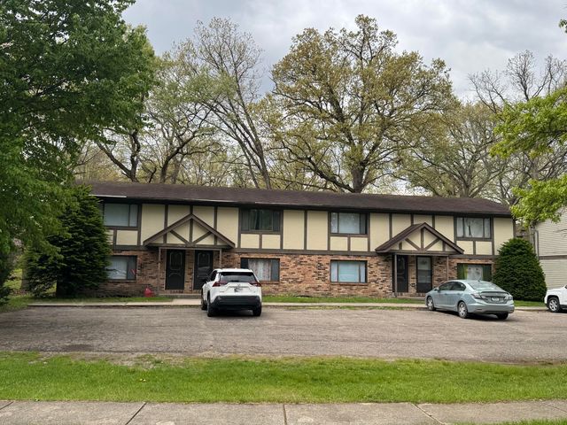 335, 375, 415 8th Avenue NW, Demotte, IN 46310
