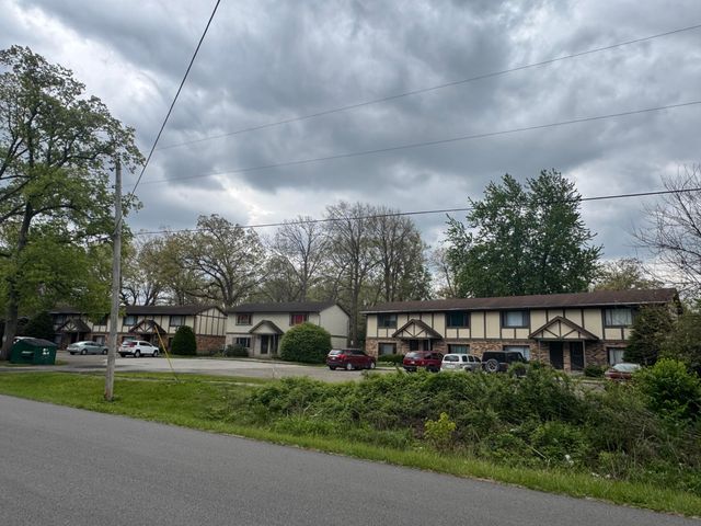 335, 375, 415 8th Avenue NW, Demotte, IN 46310