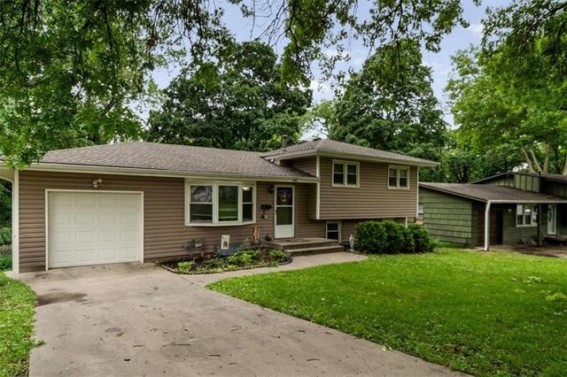 4910 N Spruce Avenue, Kansas City, MO 64119