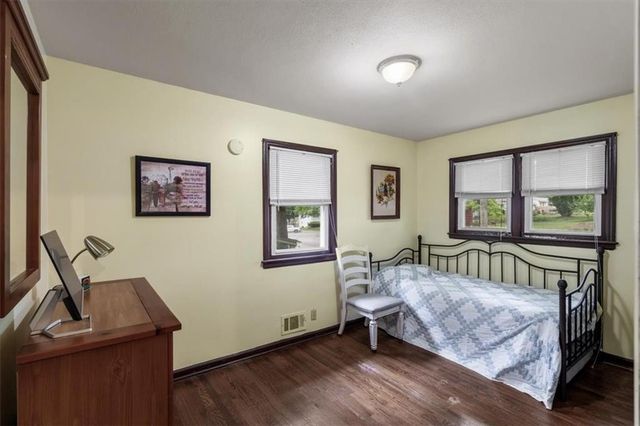 4910 N Spruce Avenue, Kansas City, MO 64119