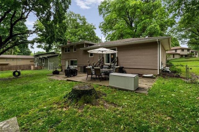 4910 N Spruce Avenue, Kansas City, MO 64119