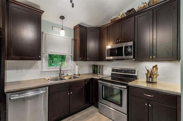 4910 N Spruce Avenue, Kansas City, MO 64119
