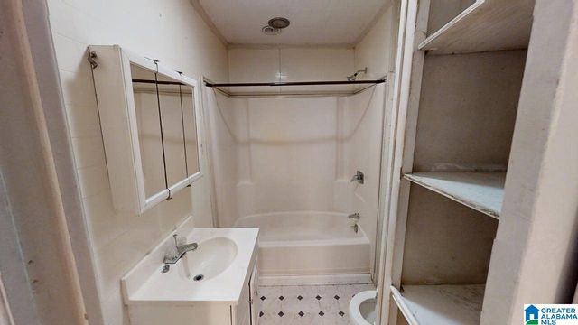 1209 ALABAMA AVENUE, Jasper, AL 35501