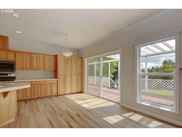 1615 SISTERS Ct, Salem, OR 97304