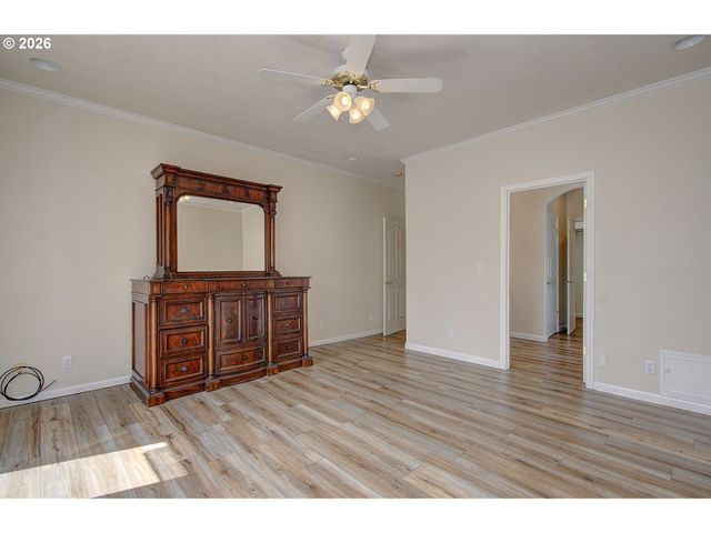 1615 SISTERS Ct, Salem, OR 97304