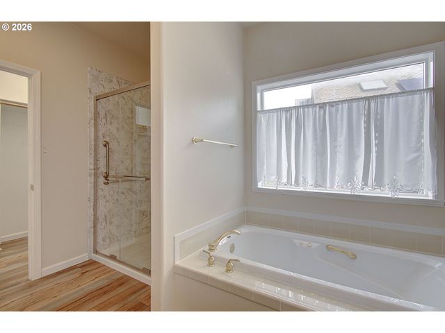 1615 SISTERS Ct, Salem, OR 97304