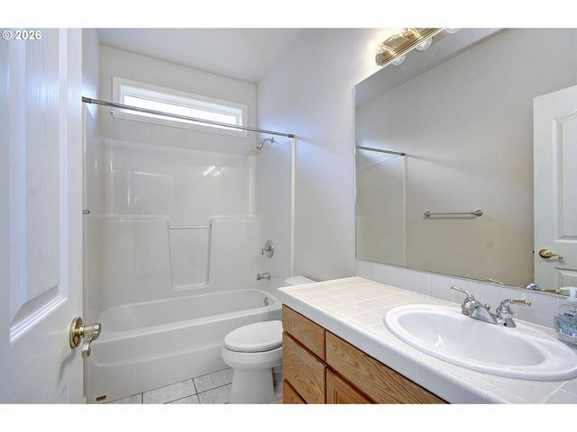 1615 SISTERS Ct, Salem, OR 97304