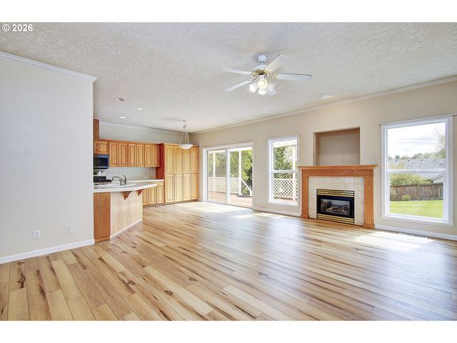 1615 SISTERS Ct, Salem, OR 97304