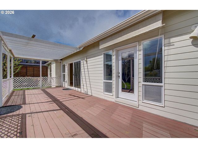 1615 SISTERS Ct, Salem, OR 97304