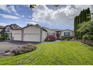 1615 SISTERS Ct, Salem, OR 97304