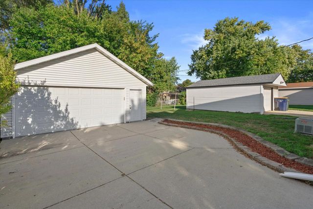 1353 S 110th STREET, West Allis, WI 53214