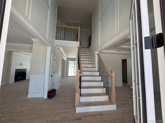 348 Fairway Drive, Franklin Square, NY 11010