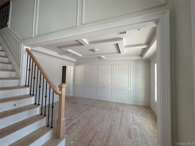 348 Fairway Drive, Franklin Square, NY 11010