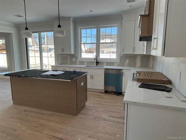 348 Fairway Drive, Franklin Square, NY 11010