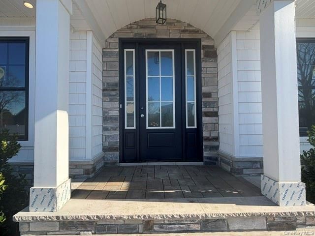 348 Fairway Drive, Franklin Square, NY 11010