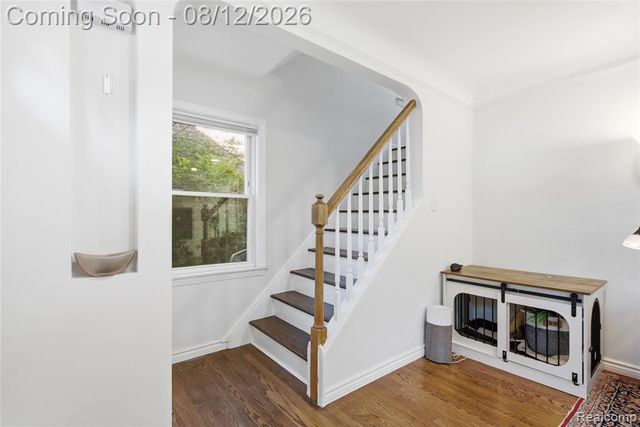 2073 Van Antwerp Street, Grosse Pointe Woods, MI 48236
