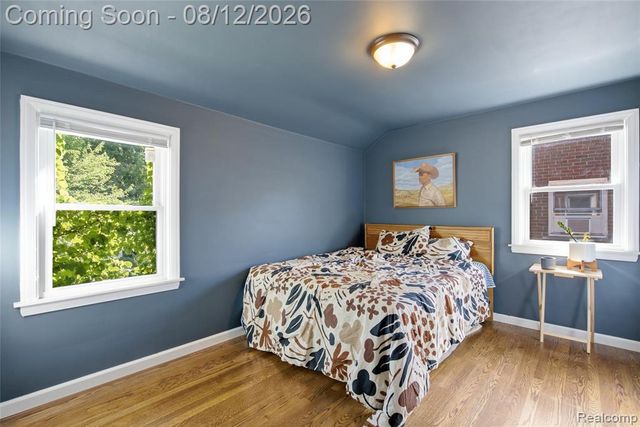 2073 Van Antwerp Street, Grosse Pointe Woods, MI 48236