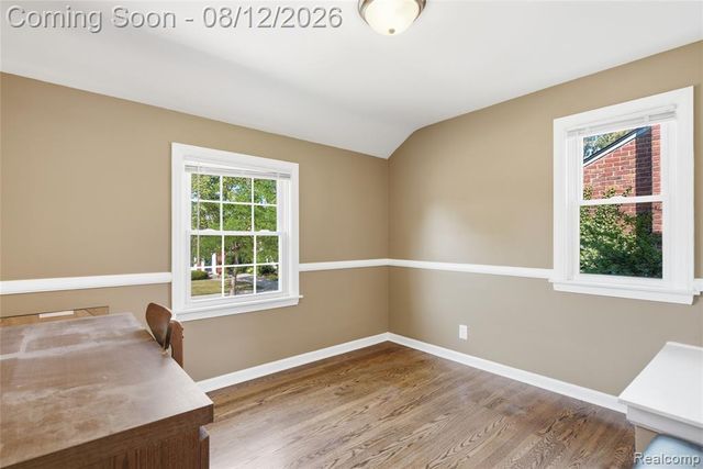 2073 Van Antwerp Street, Grosse Pointe Woods, MI 48236