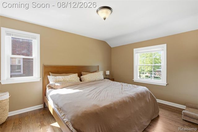 2073 Van Antwerp Street, Grosse Pointe Woods, MI 48236