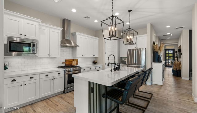 851 E DEER CREEK Road, Phoenix, AZ 85048