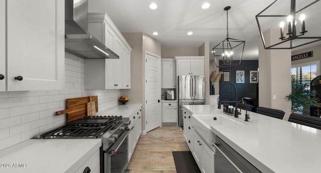 851 E DEER CREEK Road, Phoenix, AZ 85048