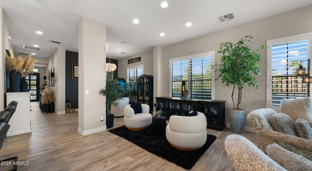 851 E DEER CREEK Road, Phoenix, AZ 85048