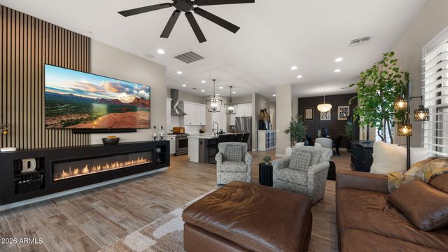 851 E DEER CREEK Road, Phoenix, AZ 85048