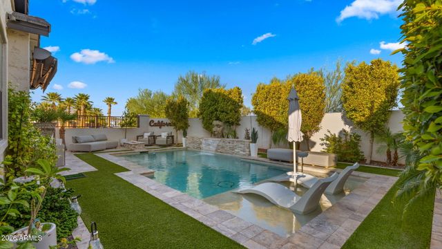 851 E DEER CREEK Road, Phoenix, AZ 85048