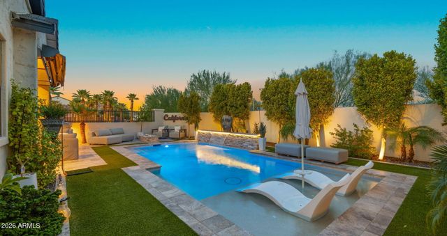851 E DEER CREEK Road, Phoenix, AZ 85048